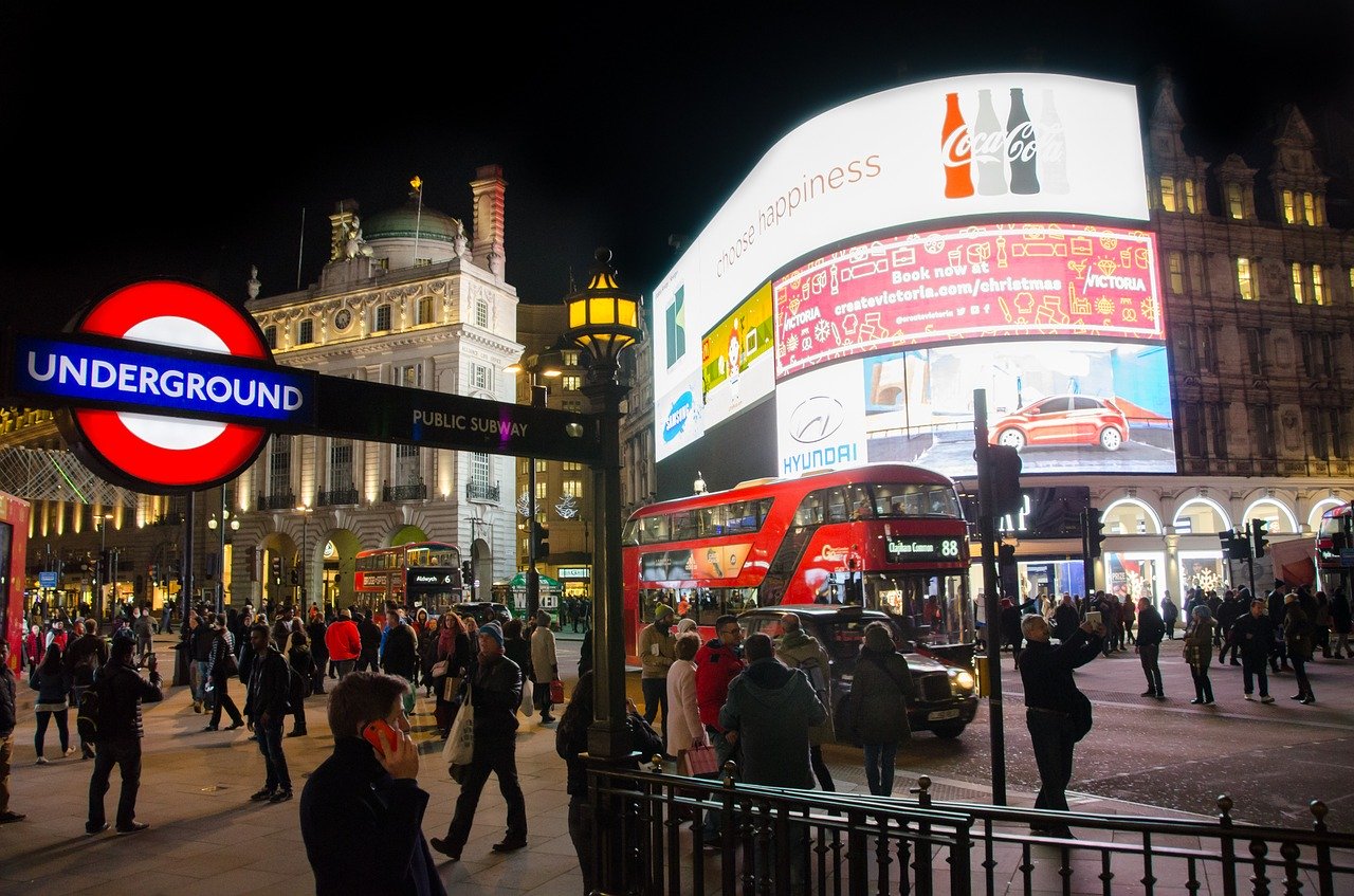 Piccadilly Circus - London Forever